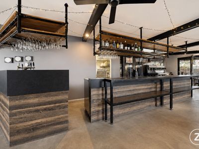 fully-licensed-cafe-beer-wine-bar-prime-location-200-000-annual-profit-6