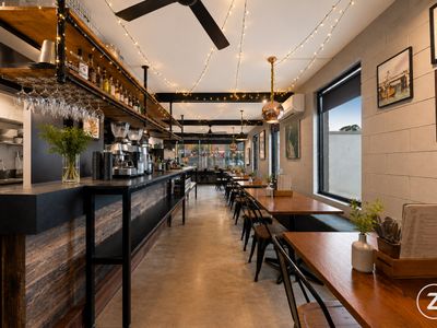 fully-licensed-cafe-beer-wine-bar-prime-location-200-000-annual-profit-2