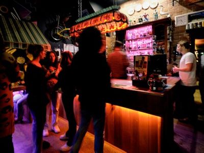 fly-lie-bar-kew-2