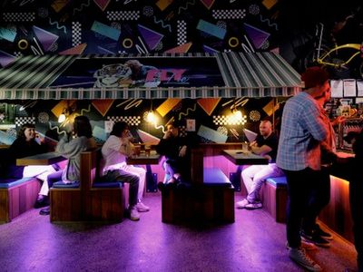 fly-lie-bar-kew-6