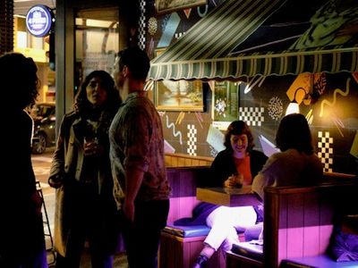 fly-lie-bar-kew-7