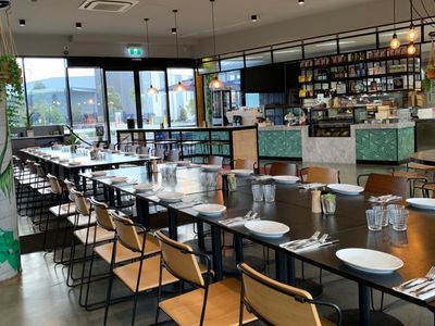 5-day-licensed-cafe-restaurant-dandenong-south-4