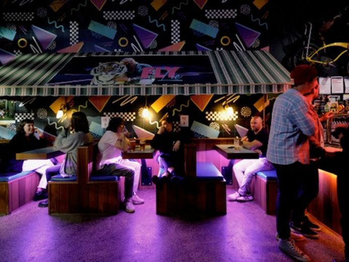 fly-lie-bar-kew-6