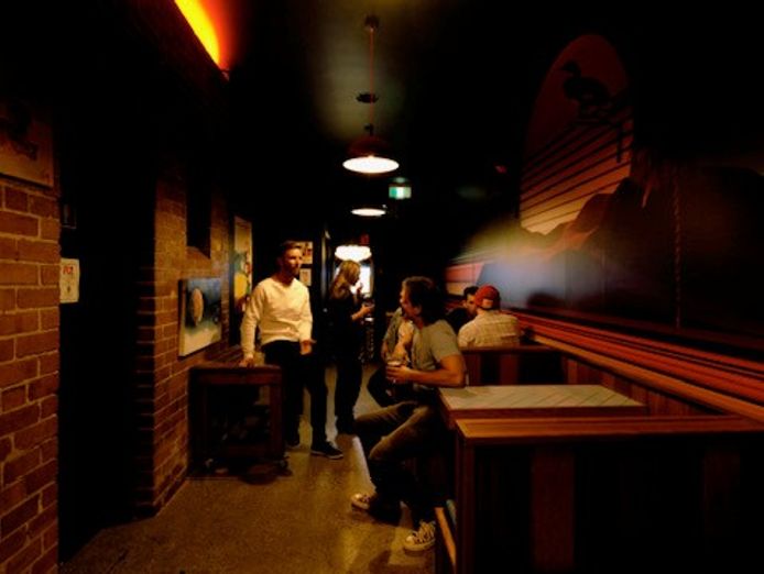 fly-lie-bar-kew-3