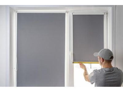 22124-window-furnishing-and-doors-business-security-blinds-awnings-2