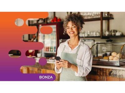 35307-bustling-cafe-in-the-heart-of-the-city-2