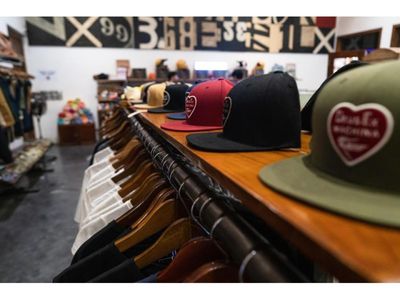 21026-profitable-surf-shop-run-under-full-management-1