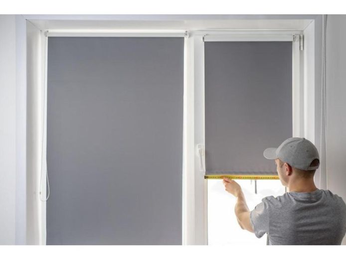 22124-window-furnishing-and-doors-business-security-blinds-awnings-2