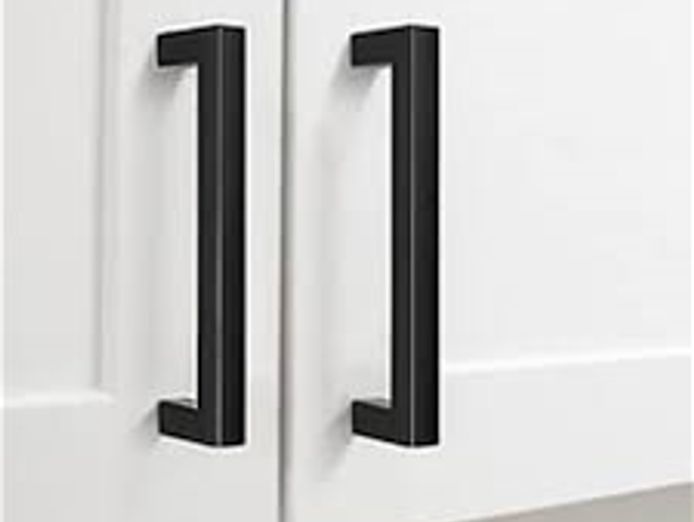 wholesale-and-retail-cabinetry-hardware-business-ebitda-570-000-4