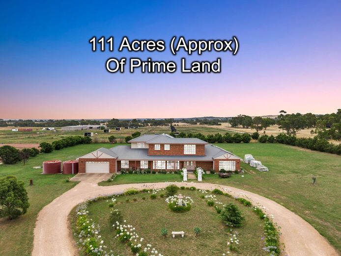 prime-farmland-with-horse-training-business-near-melton-in-melbournes-west-0