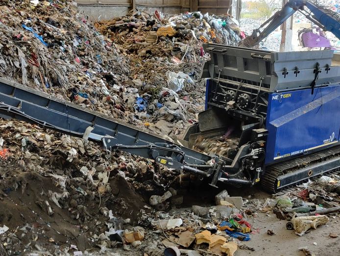 large-scale-leasehold-transfer-station-recycling-business-amp-skips-bin-hire-bus-4