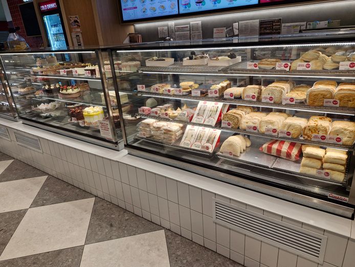 ferguson-plarre-franchise-in-a-busy-south-eastern-shopping-centre-3