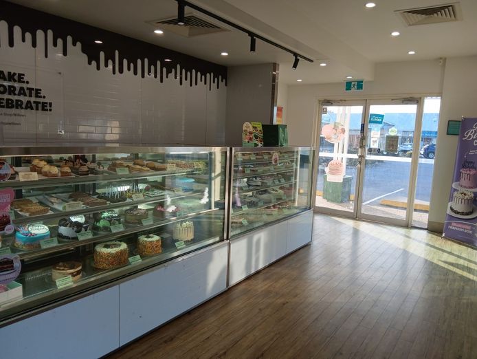 the-cheesecake-shop-willows-qld-0