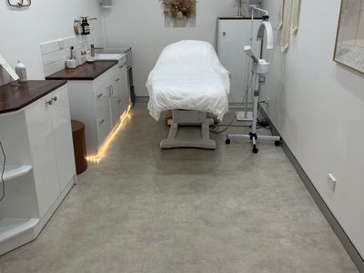 established-beauty-salon-for-sale-in-prime-beachside-location-7