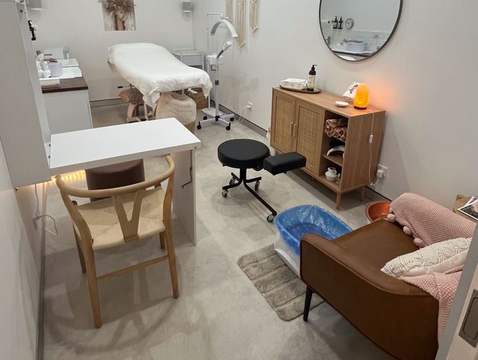 established-beauty-salon-for-sale-in-prime-beachside-location-5
