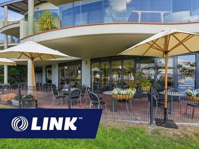busy-beachside-cafe-amp-bar-0