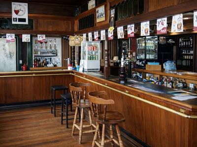 under-offer-freehold-hotel-and-country-pub-160-regional-victoria-1