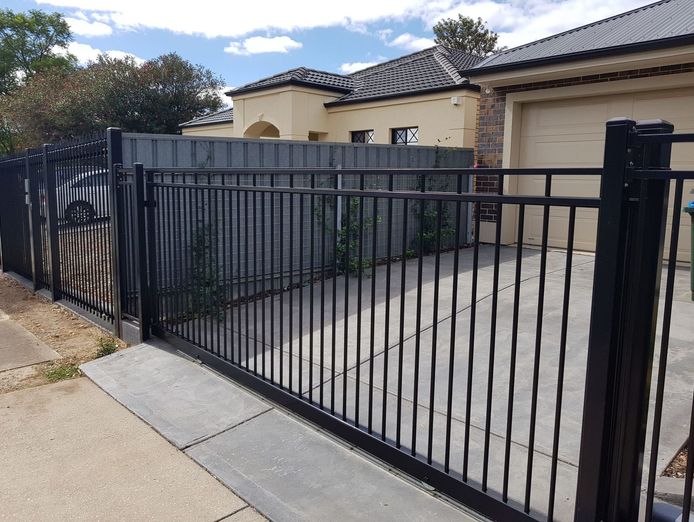 fencing-supply-and-installation-south-australia-1