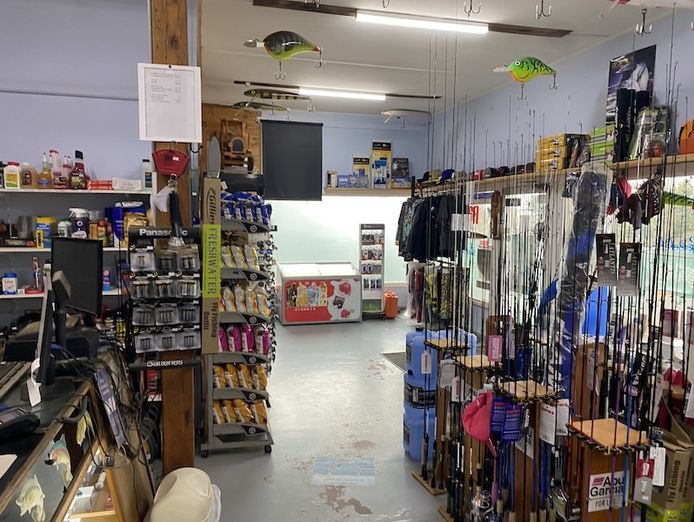 Freehold Service Station, Ski Store and Mechanic Shop Snowy Mountains