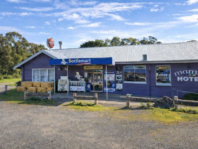 under-offer-freehold-hotel-and-country-pub-160-regional-victoria-0