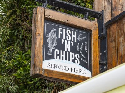 a-rare-catch-high-turnover-takeaway-business-for-sale-gold-coast-1