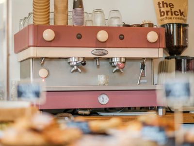 a-burleigh-heads-favourite-for-great-coffee-amp-friendly-service-0