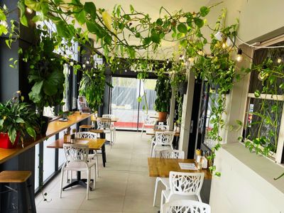 owner-operator-cafe-for-sale-thriving-in-the-heart-of-helensvale-0
