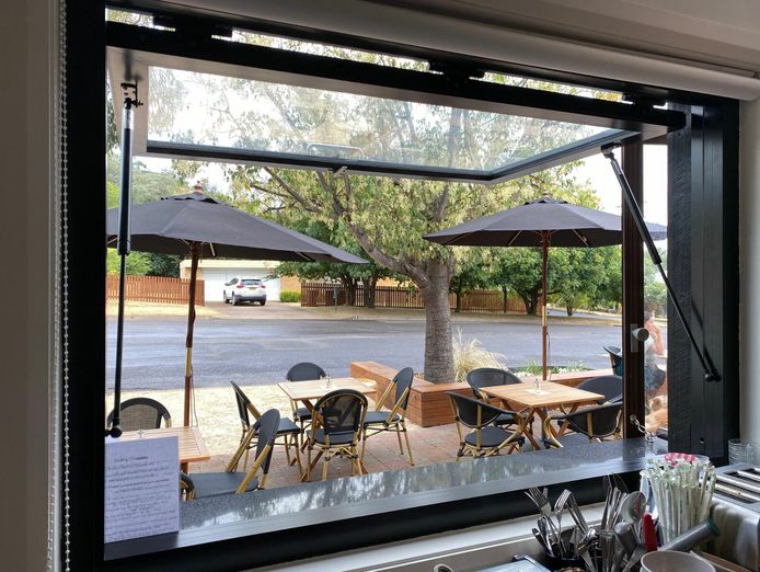 deva-coffee-and-chocolate-in-tamworth-is-for-sale-2