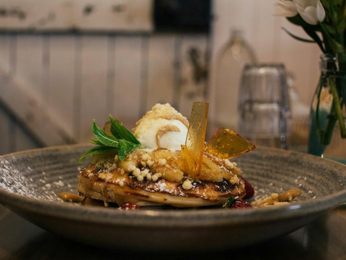 for-sale-busy-cafe-just-a-stone-39-s-throw-from-burleigh-beach-0