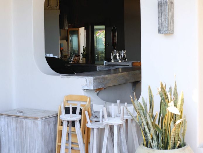 exciting-opportunity-to-own-a-powerhouse-cafe-near-nobbys-beach-0