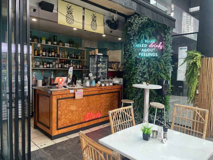 for-sale-surfer-39-s-paradise-prime-cafe-opportunity-0