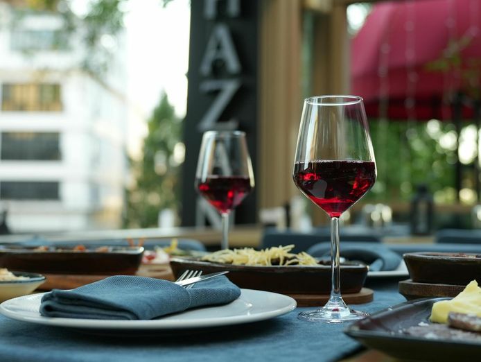 iconic-restaurant-amp-bar-in-one-of-the-gold-coasts-most-sought-after-locations-0