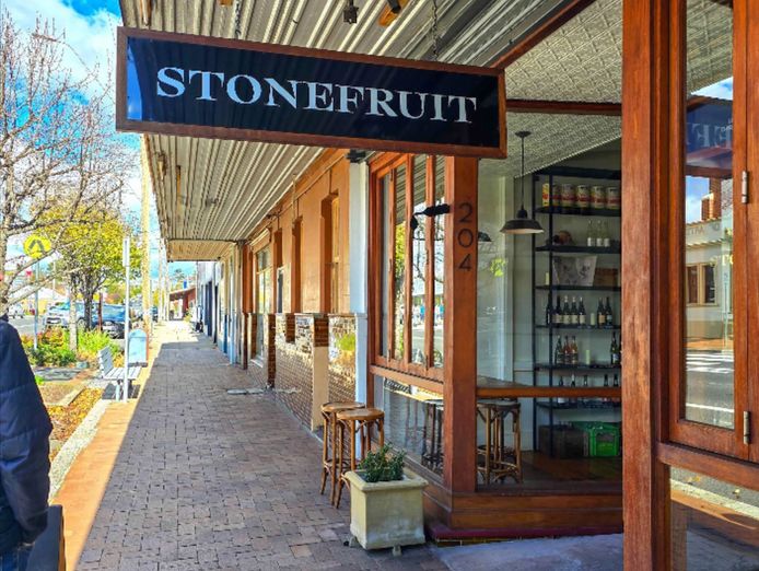 award-recognised-hospitality-business-stonefruit-tenterfield-1