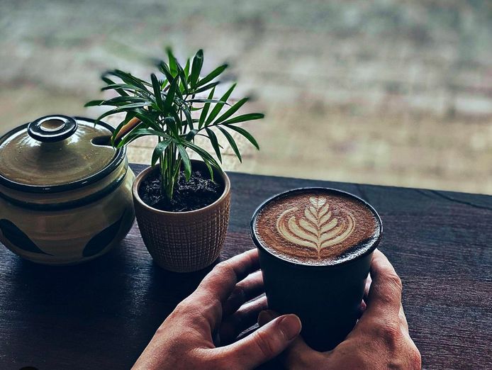 trendy-licensed-cafe-restaurant-in-the-heart-of-beautiful-bellingen-0