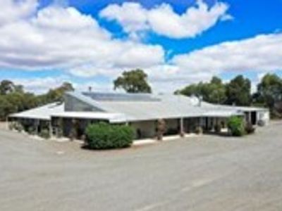 prime-country-retreat-with-built-in-income-3