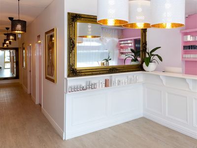 step-straight-into-a-ready-to-operate-cosmetic-skin-clinic-0