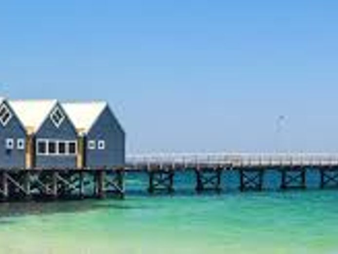 absolutely-iconic-busselton-one-of-a-kind-2