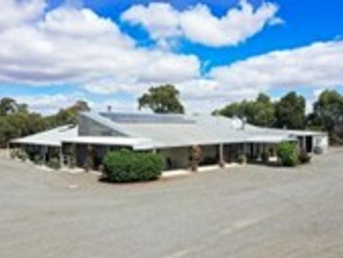 prime-country-retreat-with-built-in-income-3