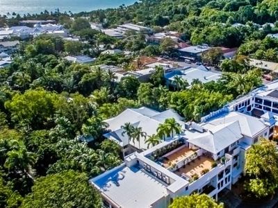 dual-key-goldmine-in-port-douglas-0