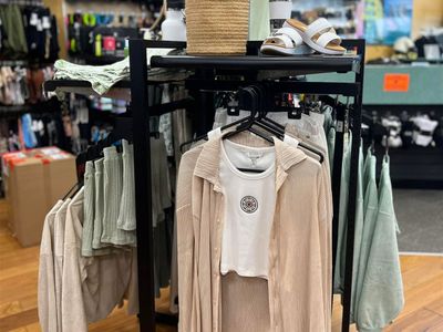 popular-surf-retail-business-40-years-of-history-1