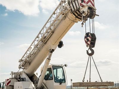 longstanding-profitable-crane-hire-business-gold-coast-1