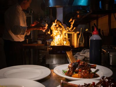popular-a-la-carte-restaurant-0