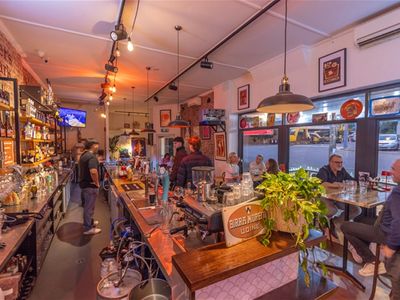 established-bar-in-landmark-location-ready-to-take-over-2