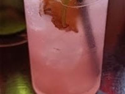 upscale-cocktail-bar-in-prime-newcastle-location-3