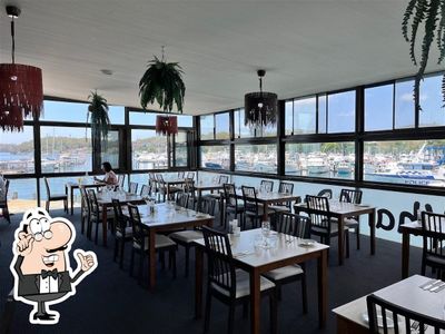 waterfront-dining-1