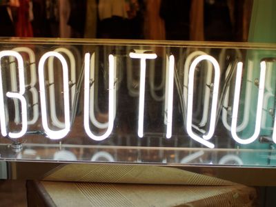 affordable-fashion-and-gift-shop-in-a-prime-location-1