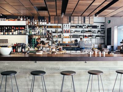 cafe-and-bar-operation-in-idyllic-commercial-location-2