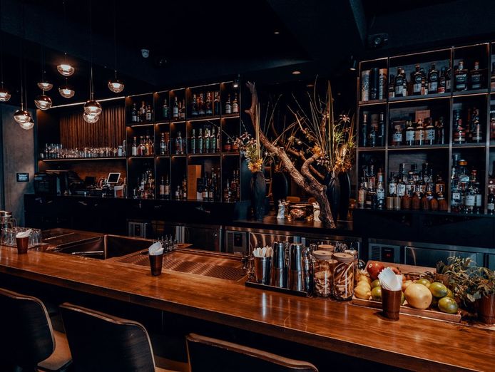 turnkey-cocktail-bar-in-premier-hospitality-district-0