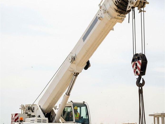 longstanding-profitable-crane-hire-business-0