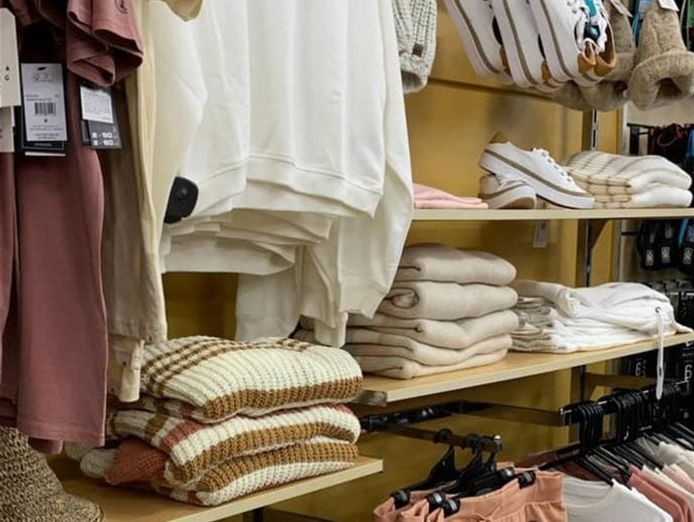 popular-surf-retail-business-40-years-of-history-0